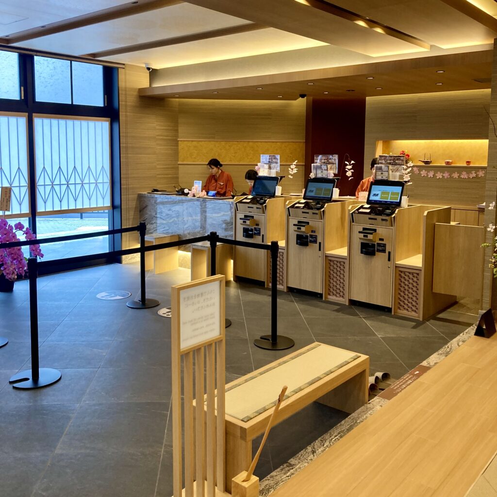 【御宿野乃 福井】フロント　チェックイン